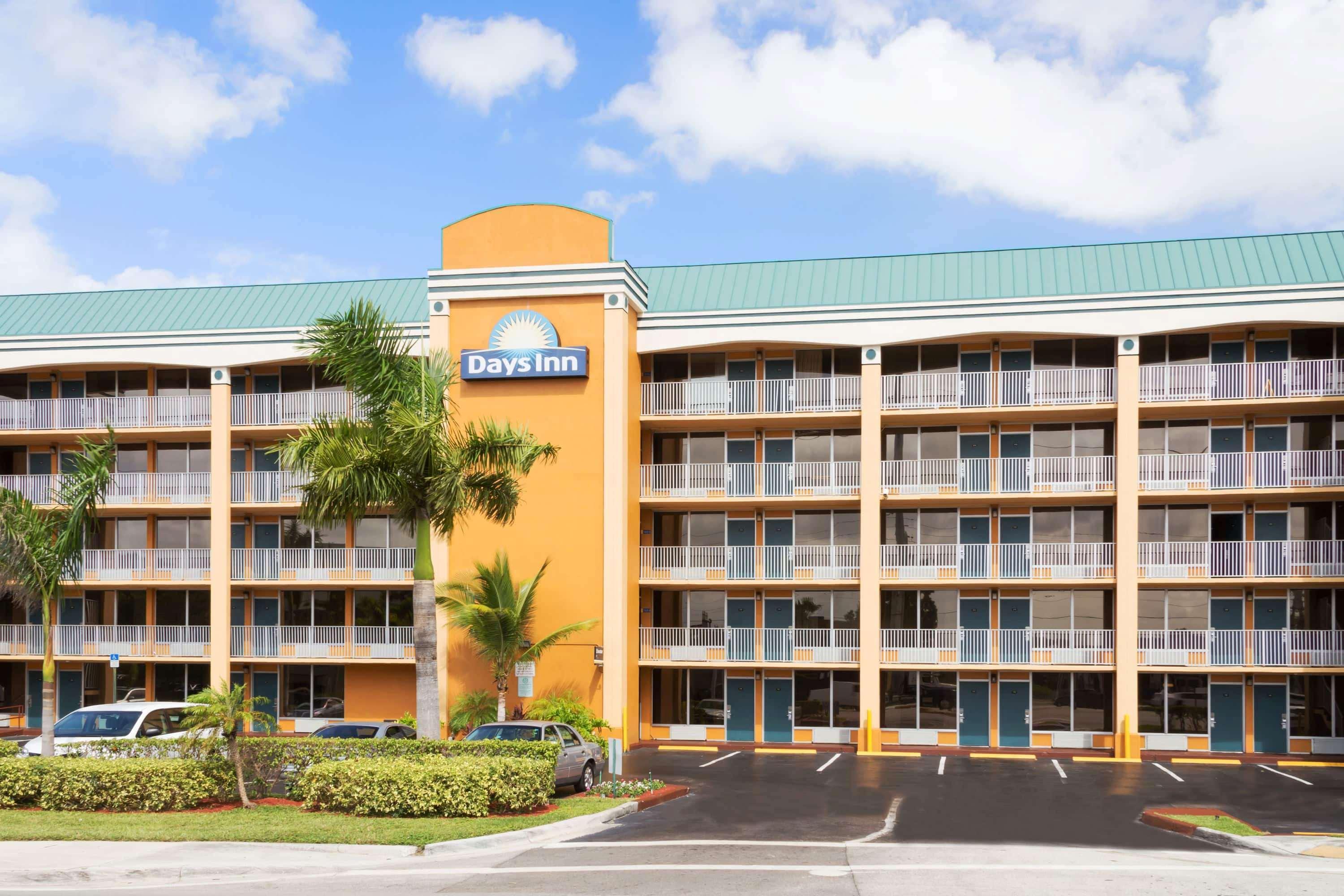 Days Inn By Wyndham Fort Lauderdale-Oakland Park Airport N Exterior photo