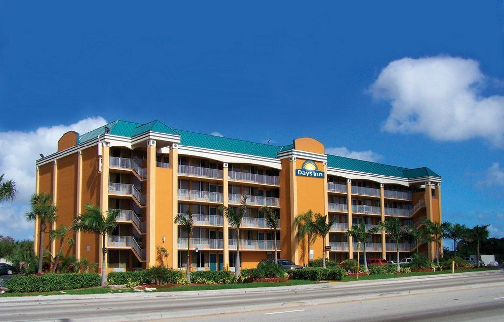 Days Inn By Wyndham Fort Lauderdale-Oakland Park Airport N Exterior photo